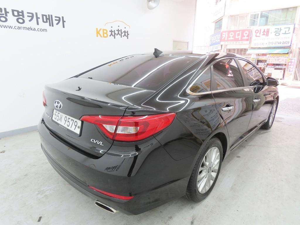 HYUNDAI Sonata - Vista 3
