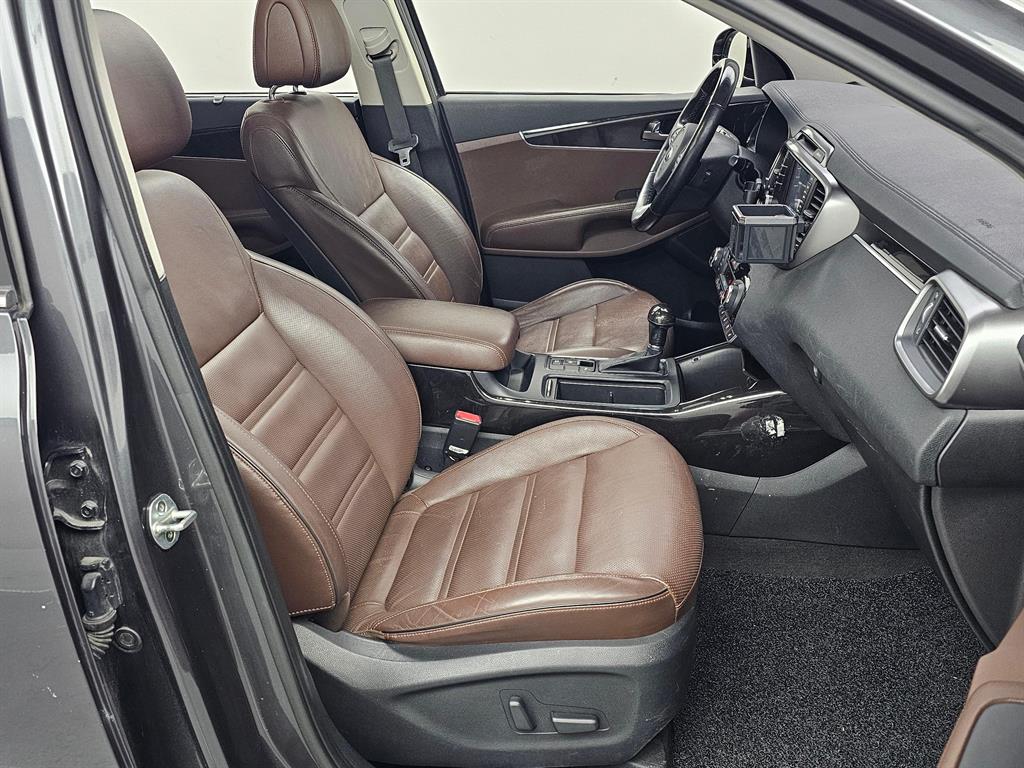 KIA Sorento - Vista 10