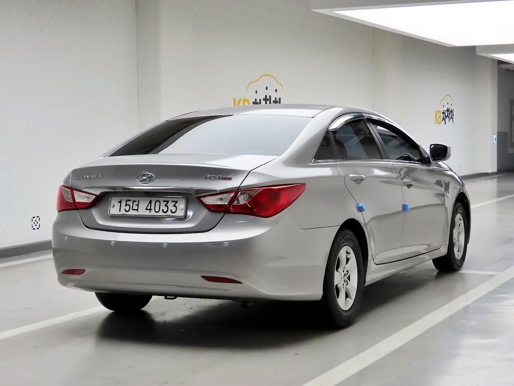 HYUNDAI Sonata - Vista 4