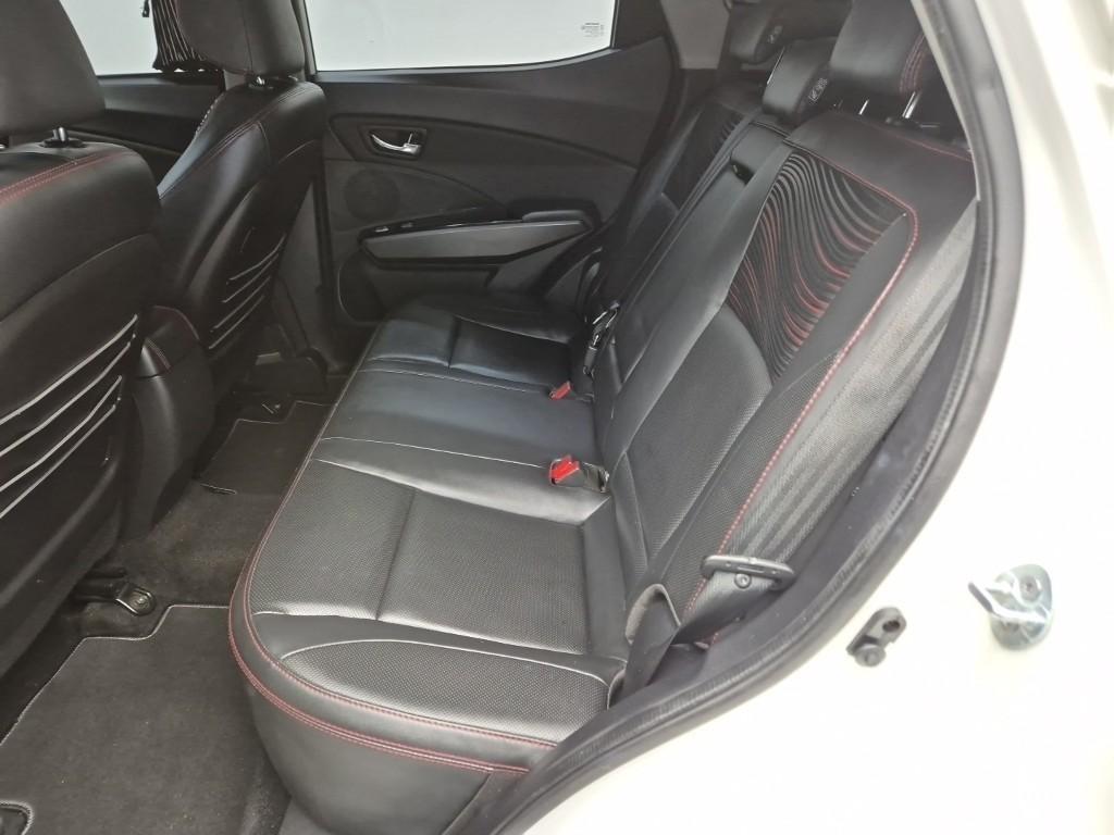 Ssangyong Tivoli - Vista 12