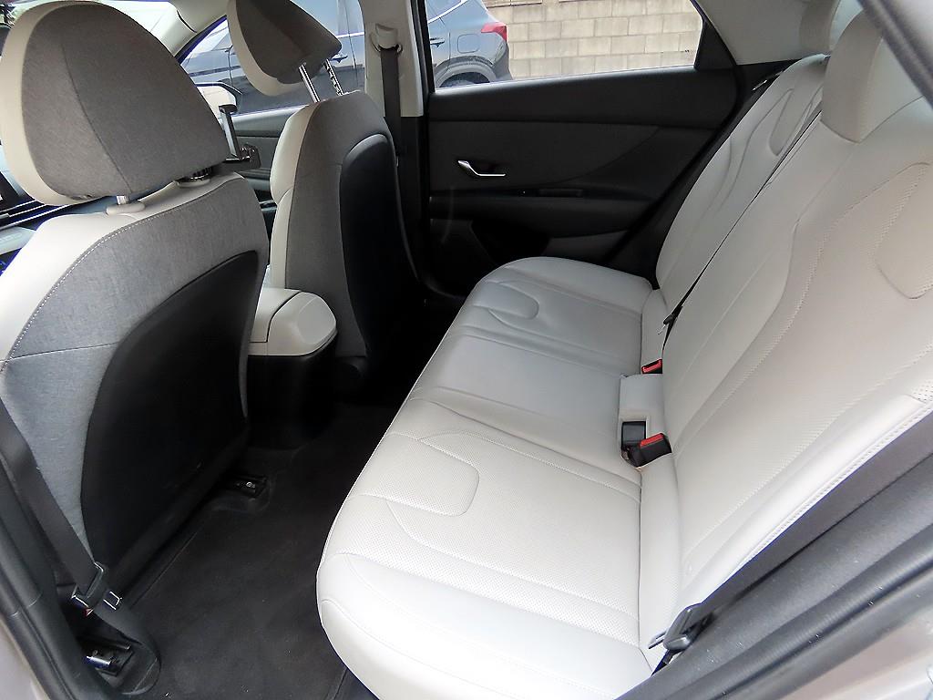 HYUNDAI Avante - Vista 6