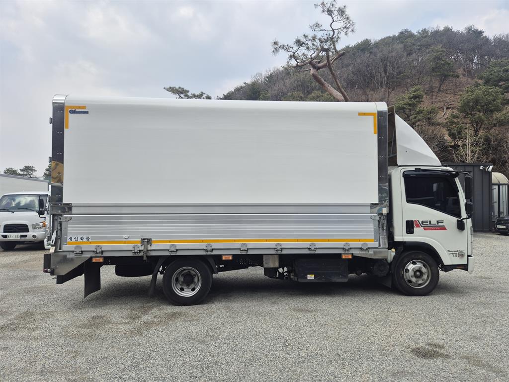 medium and large cargo truck - Vista 8