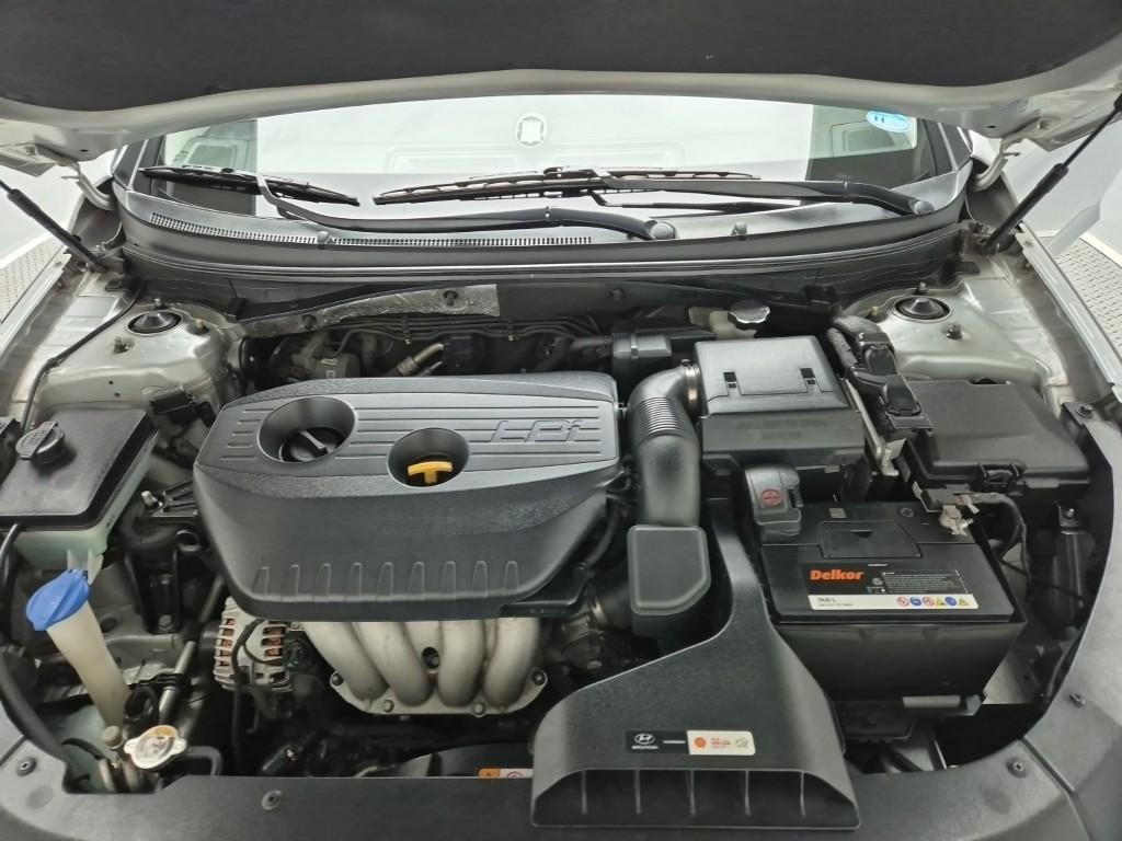 HYUNDAI Sonata - Vista 5