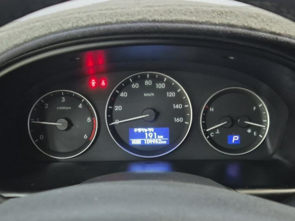 HYUNDAI Starex - Vista 6