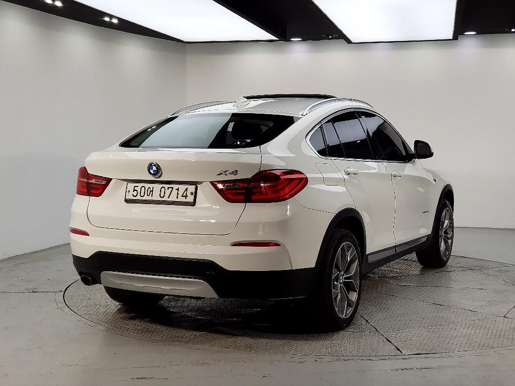 BMW X4 - Vista 4