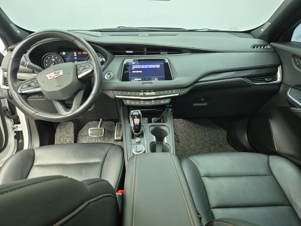 Cadillac XT4 - Vista 5