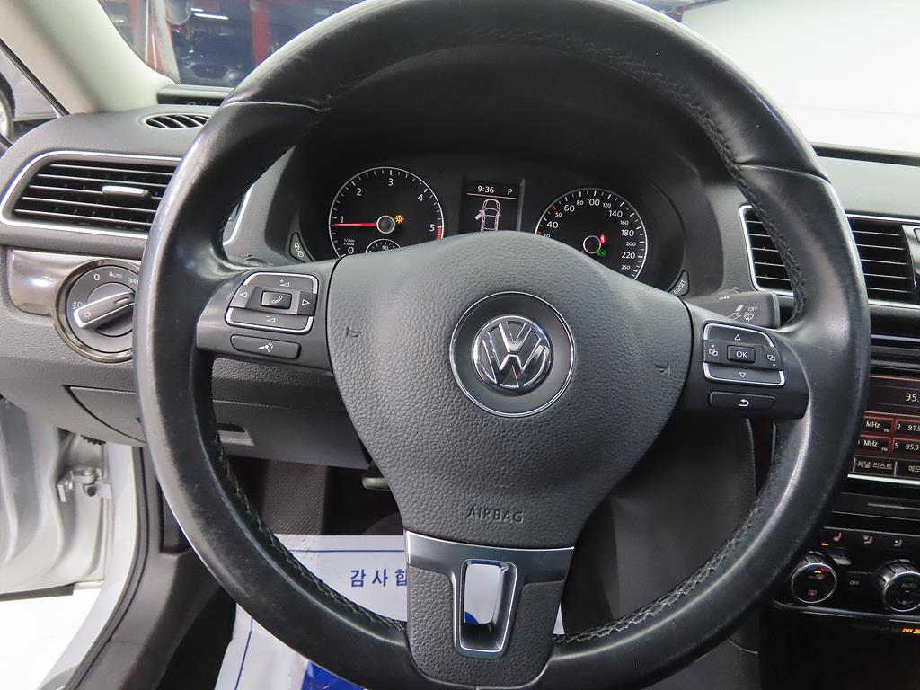 Volkswagen Passat - Vista 8