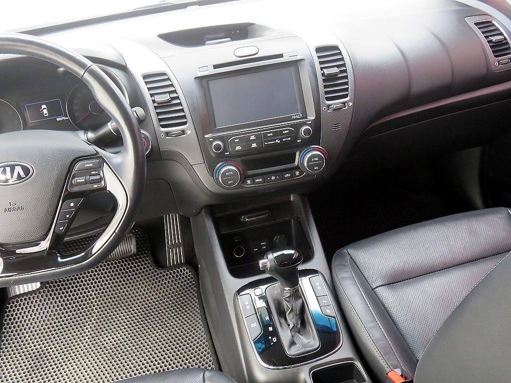 KIA K3 2018 Rojo - Importación desde Corea - HF Imports Iquique - Foto 13