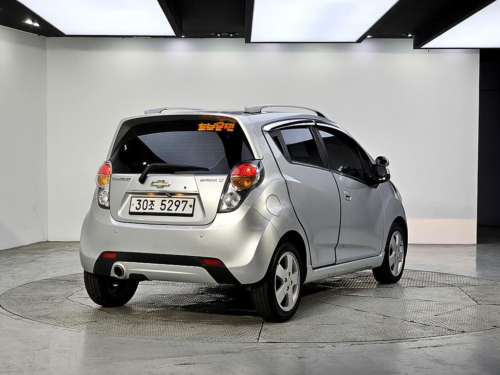 Chevrolet Spark - Vista 4