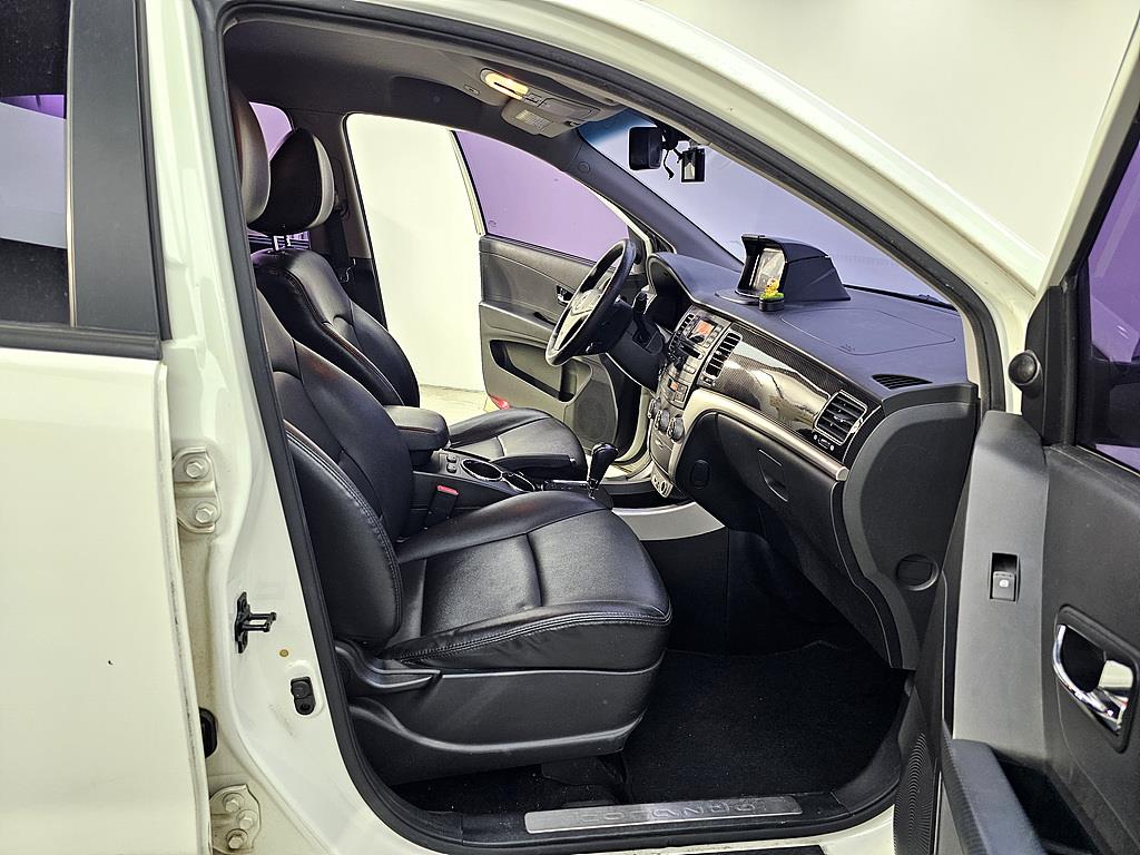 Ssangyong Korando - Vista 11