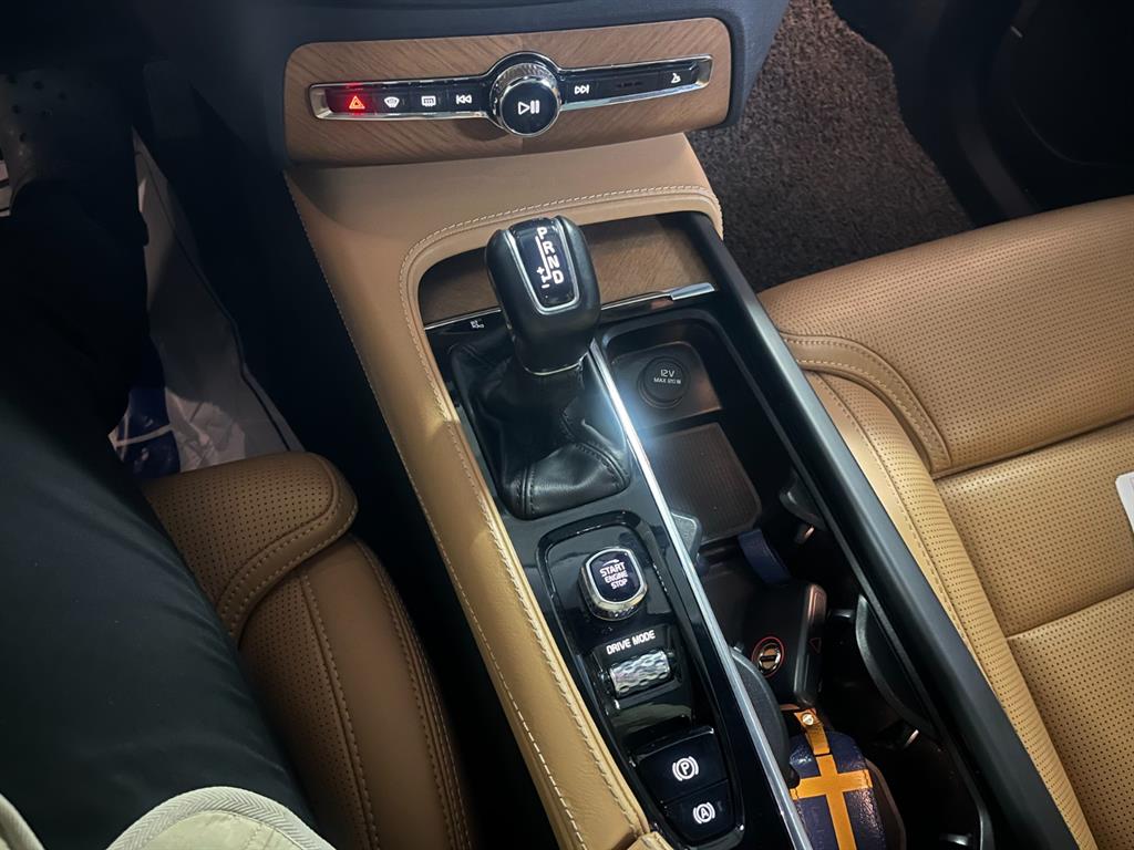 Volvo XC90 2020 Gris - Importación desde Corea - HF Imports Iquique - Foto 19