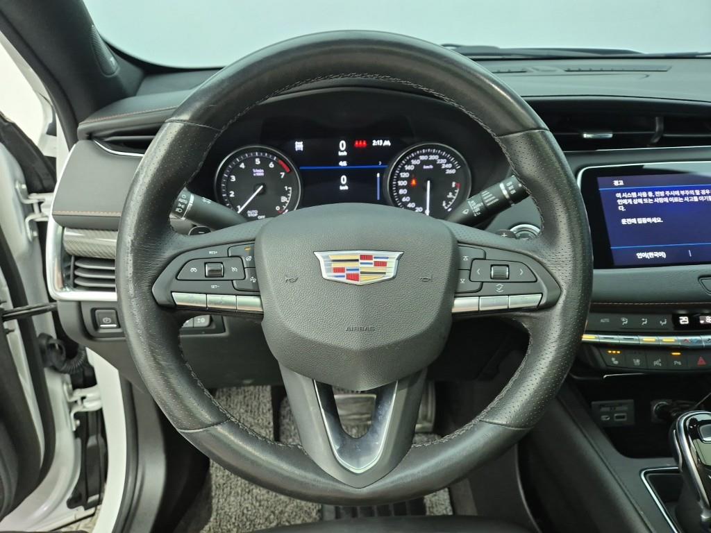 Cadillac XT4 - Vista 9