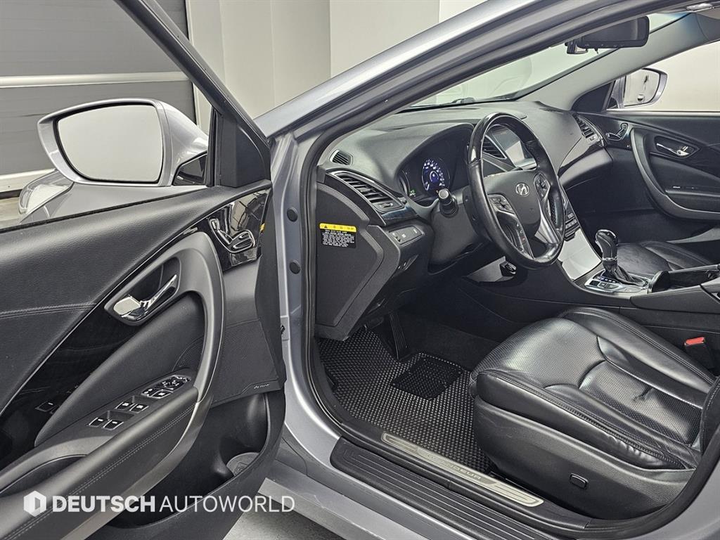 HYUNDAI Grandeur - Vista 11