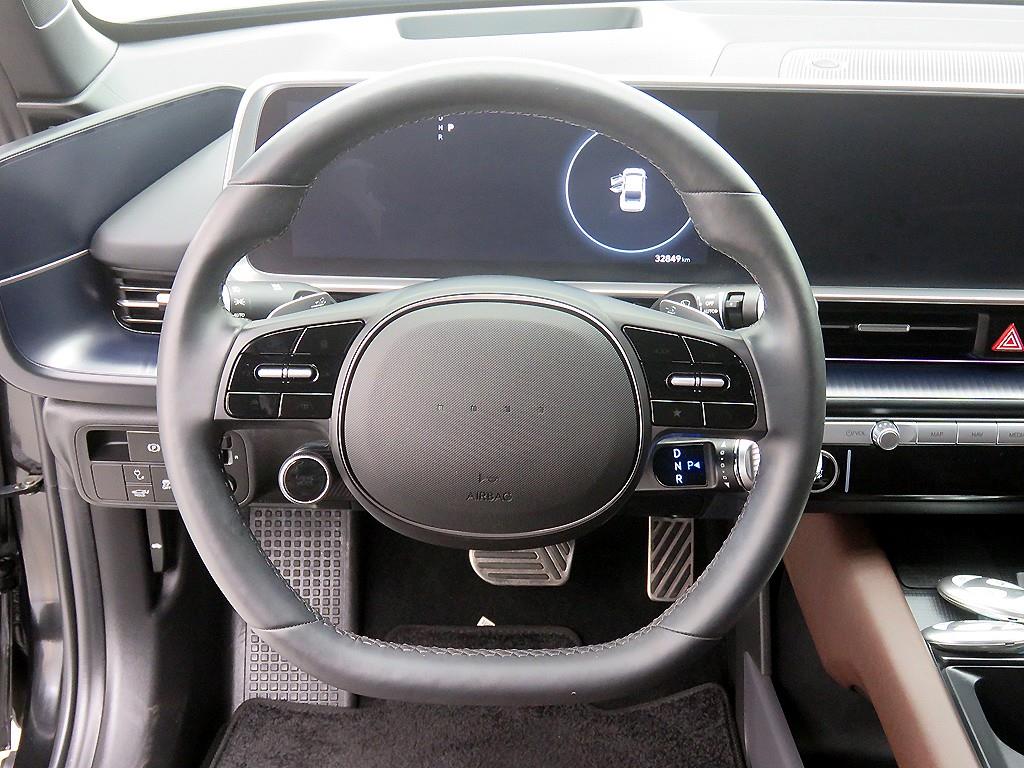 HYUNDAI Ioniq 6 - Vista 9