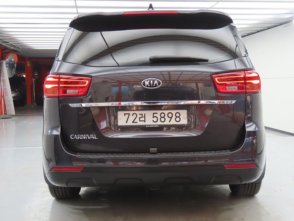 KIA Carnival - Vista 4