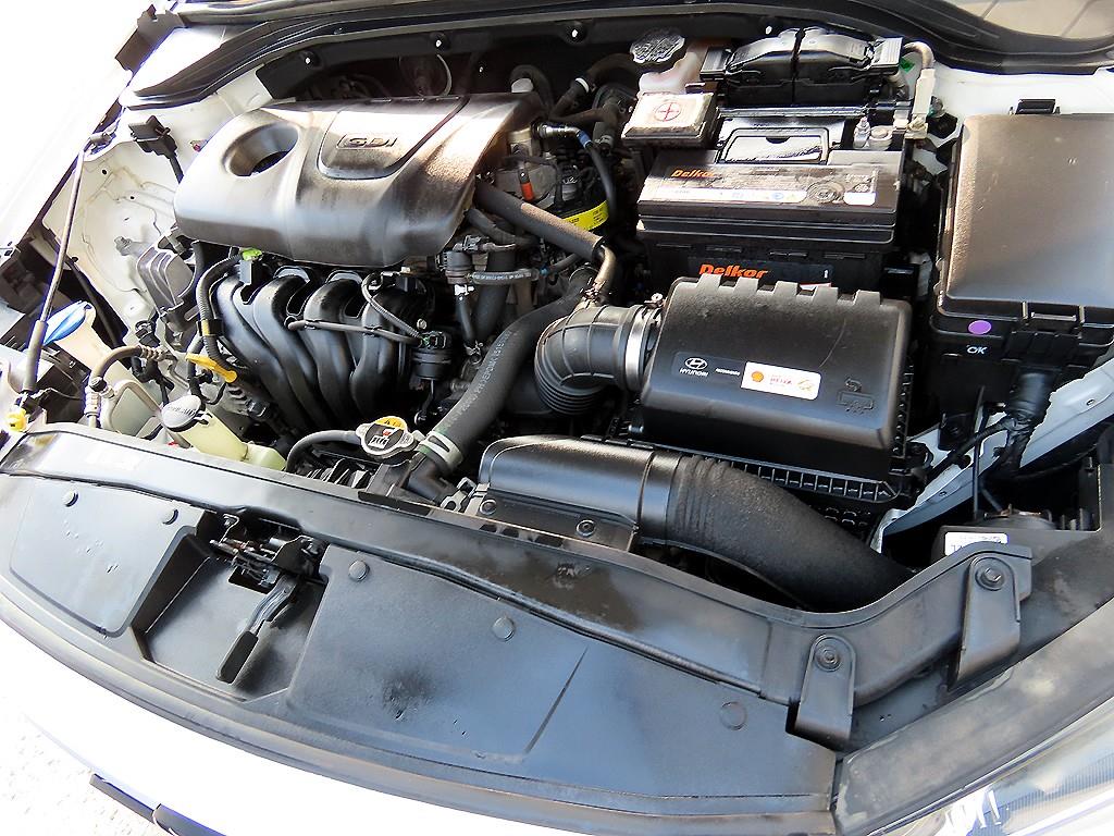 HYUNDAI Avante 2018 Blanco - Importación desde Corea - HF Imports Iquique - Foto 17