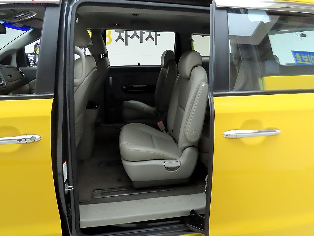 KIA Carnival 2016 Amarillo - Importación desde Corea - HF Imports Iquique - Foto 13