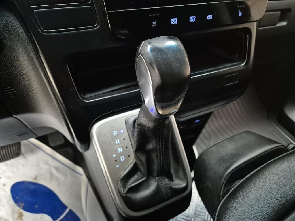 HYUNDAI Staria - Vista 8