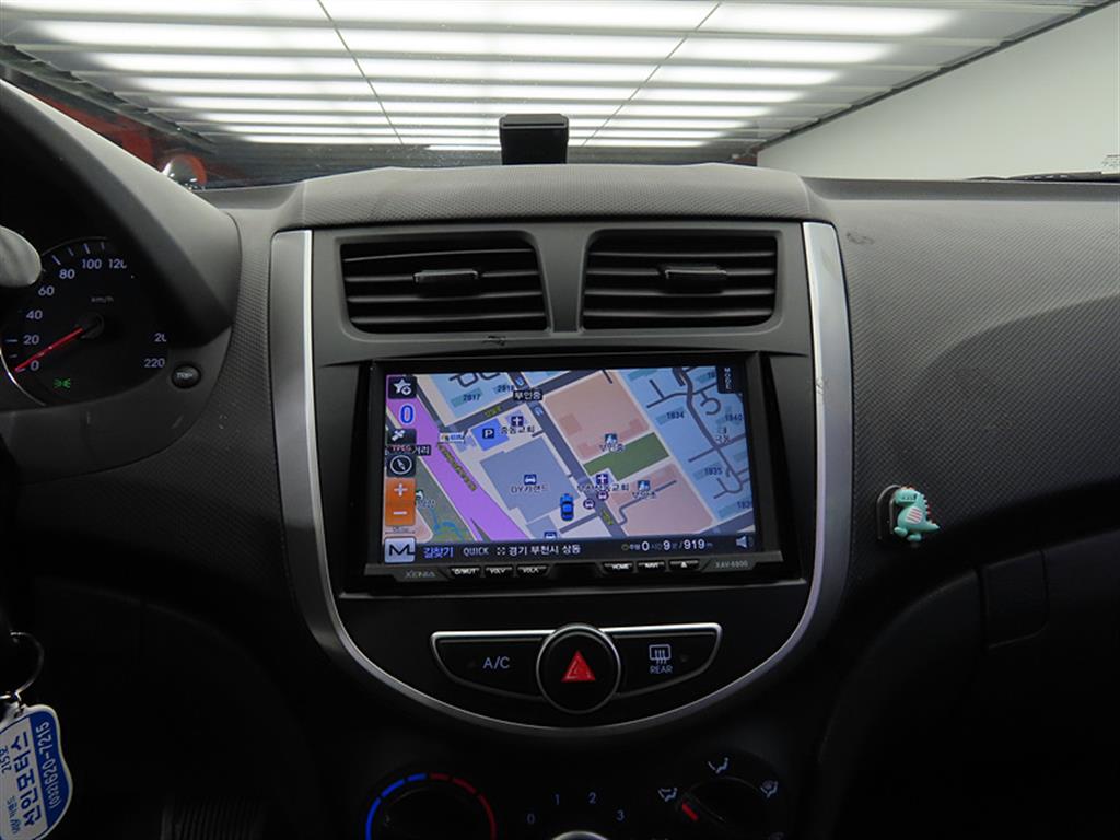 HYUNDAI Accent 2011 Plateado - Importación desde Corea - HF Imports Iquique - Foto 14