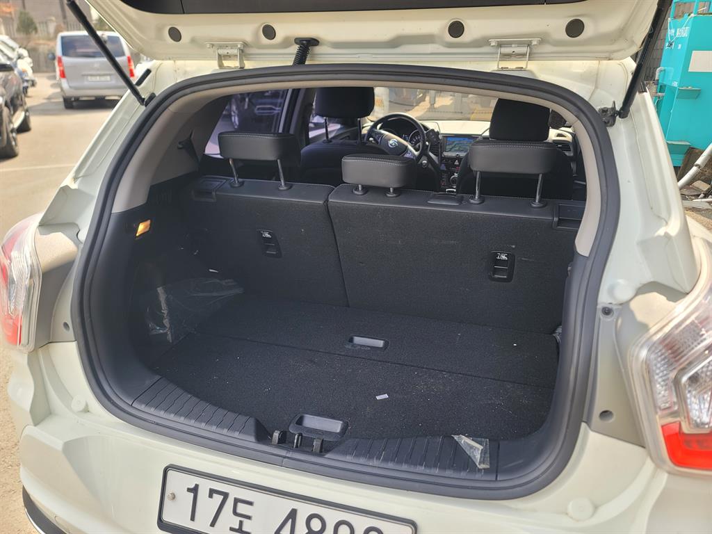 Ssangyong Tivoli - Vista 5