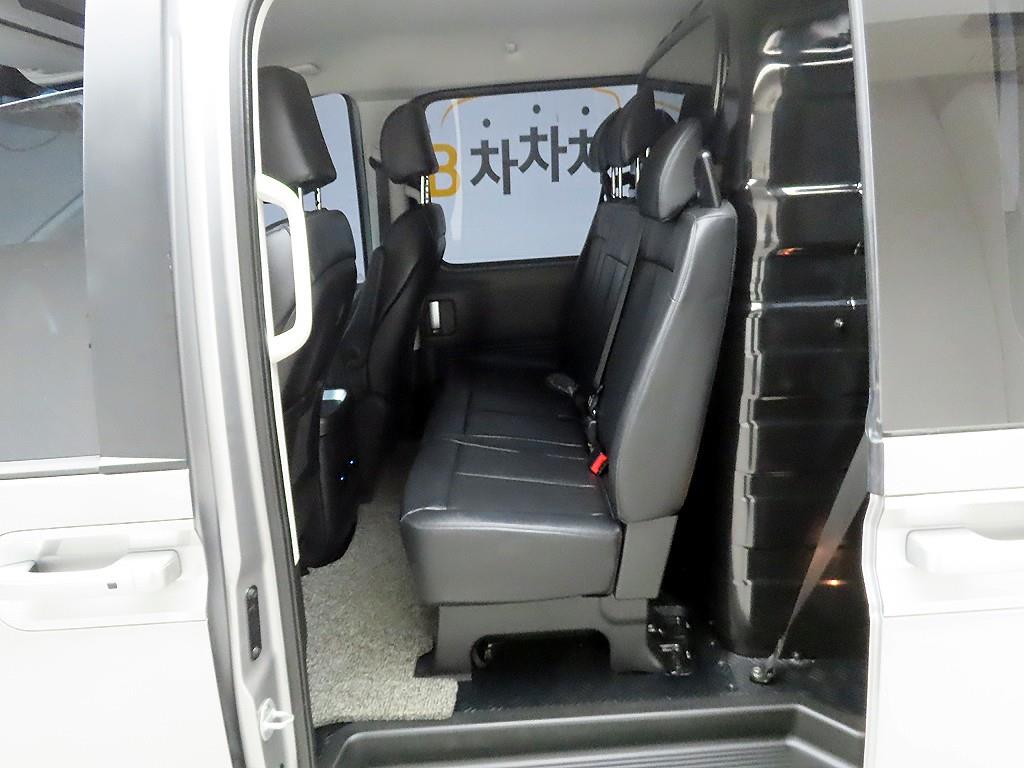 HYUNDAI Staria 2025 Plateado - Importación desde Corea - HF Imports Iquique - Foto 14