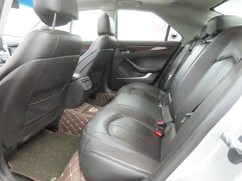 Cadillac CTS - Vista 6