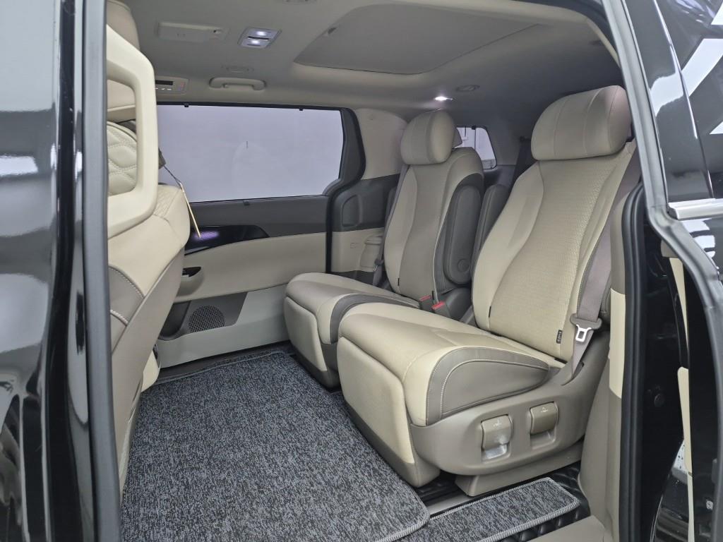 KIA Carnival - Vista 12