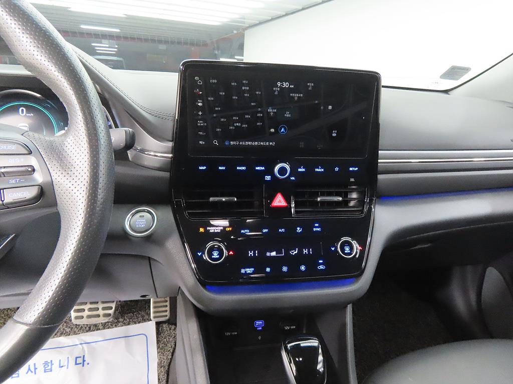 HYUNDAI Ioniq - Vista 10