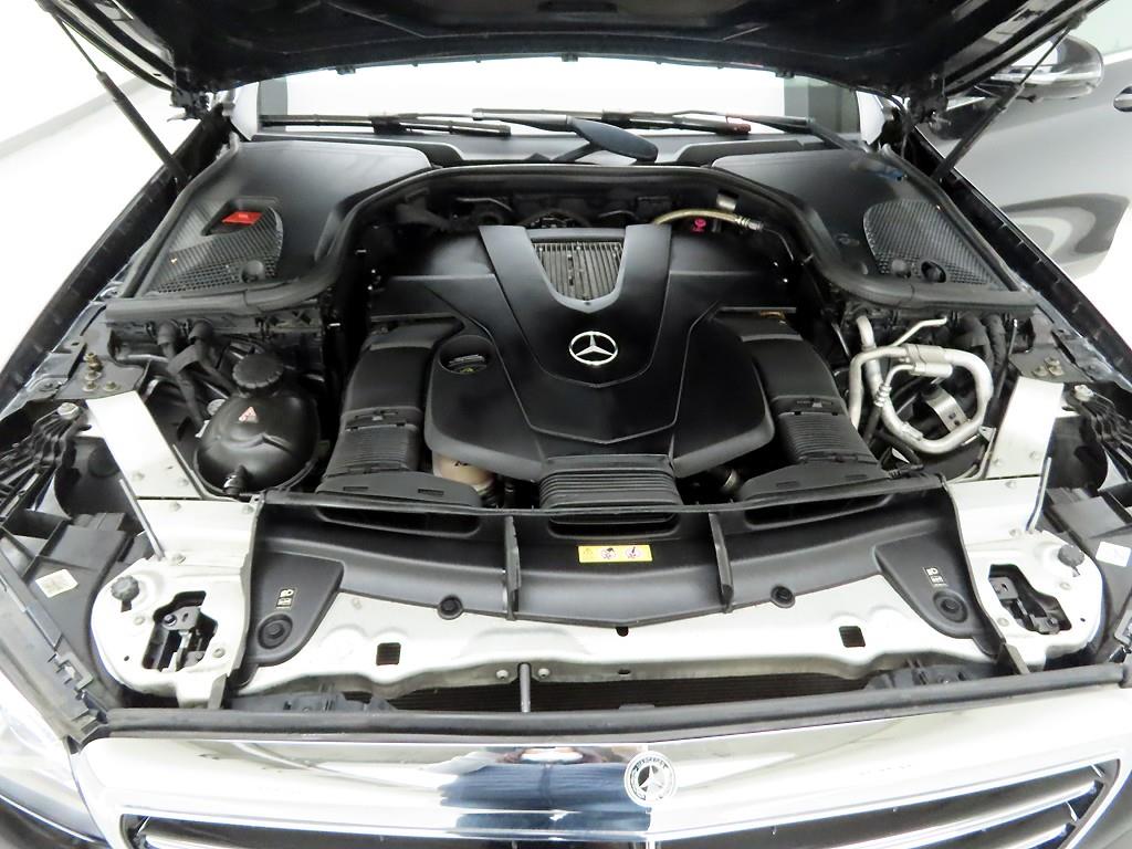 Mercedes Benz E class - Vista 2