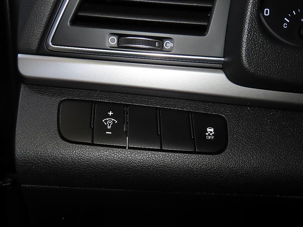 HYUNDAI Avante 2016 Negro - Importación desde Corea - HF Imports Iquique - Foto 14