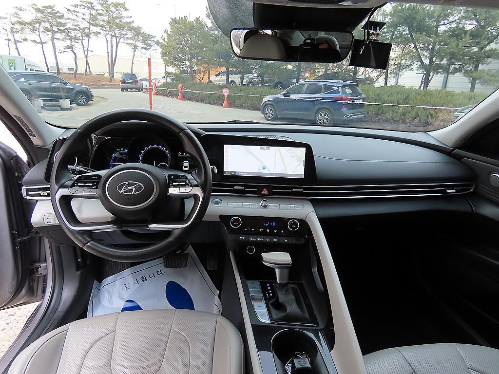 HYUNDAI Avante - Vista 7