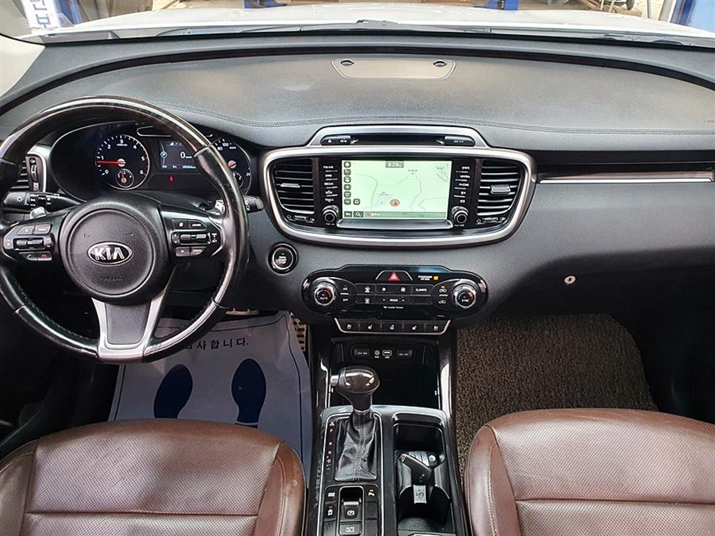 KIA Sorento - Vista 9