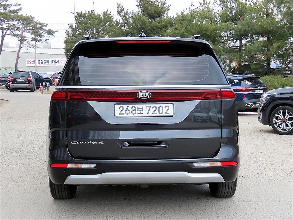 KIA Carnival - Vista 4