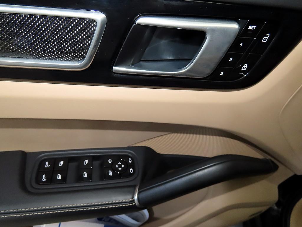 Porsche Cayenne - Vista 12