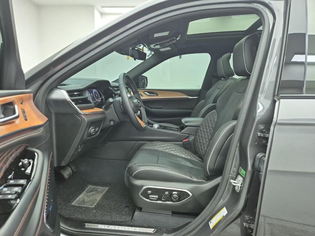 Jeep Cherokee - Vista 11