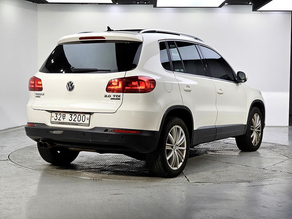 Volkswagen Tiguan - Vista 4