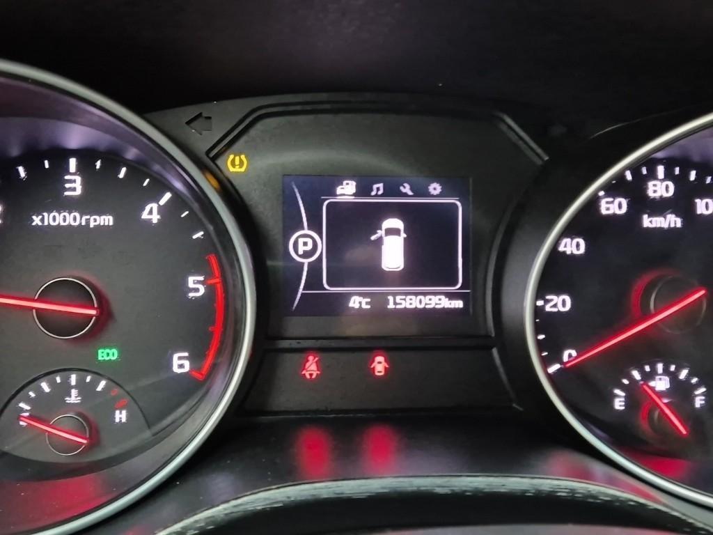 KIA Carnival - Vista 6