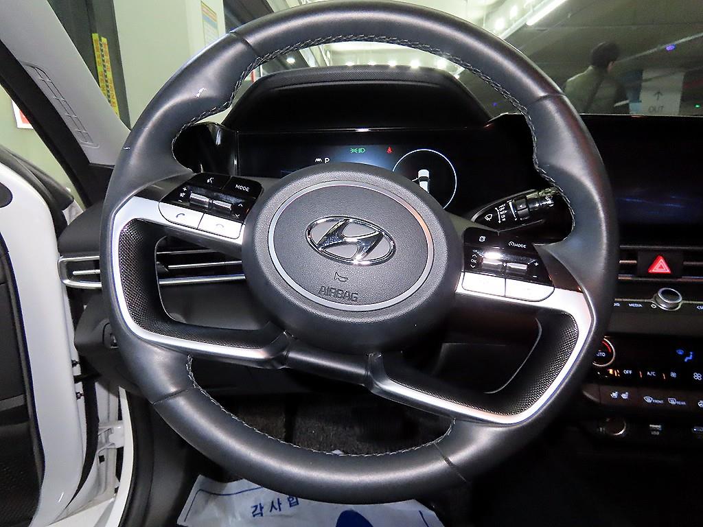 HYUNDAI Avante - Vista 8