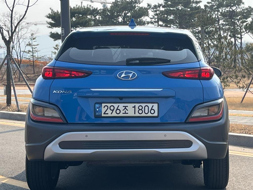 HYUNDAI Kona - Vista 4