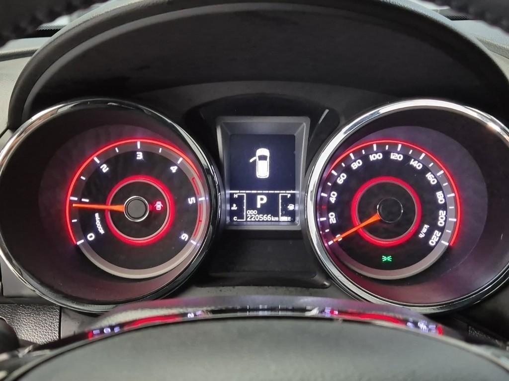 Ssangyong Tivoli - Vista 6