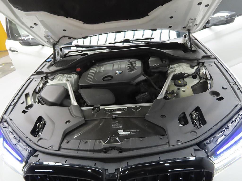 BMW 5 Series 2018 Blanco - Importación desde Corea - HF Imports Iquique - Foto 8