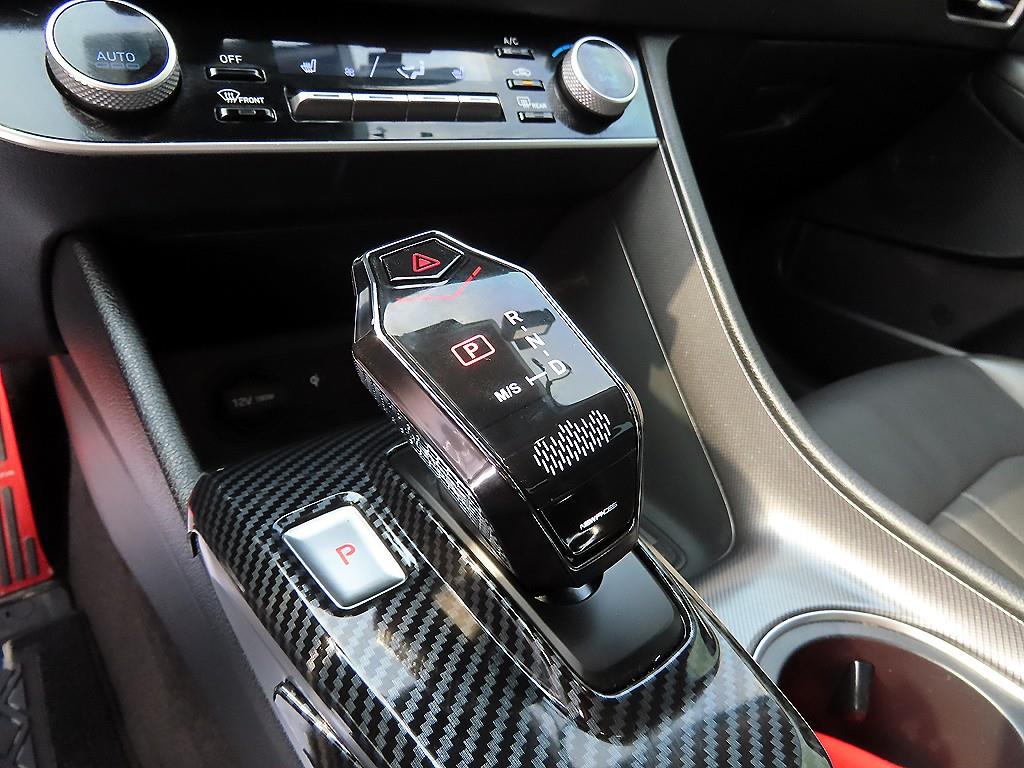 HYUNDAI Sonata - Vista 11