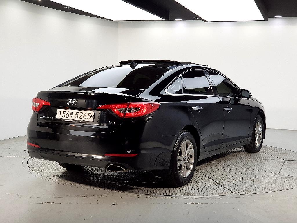 HYUNDAI Sonata - Vista 4