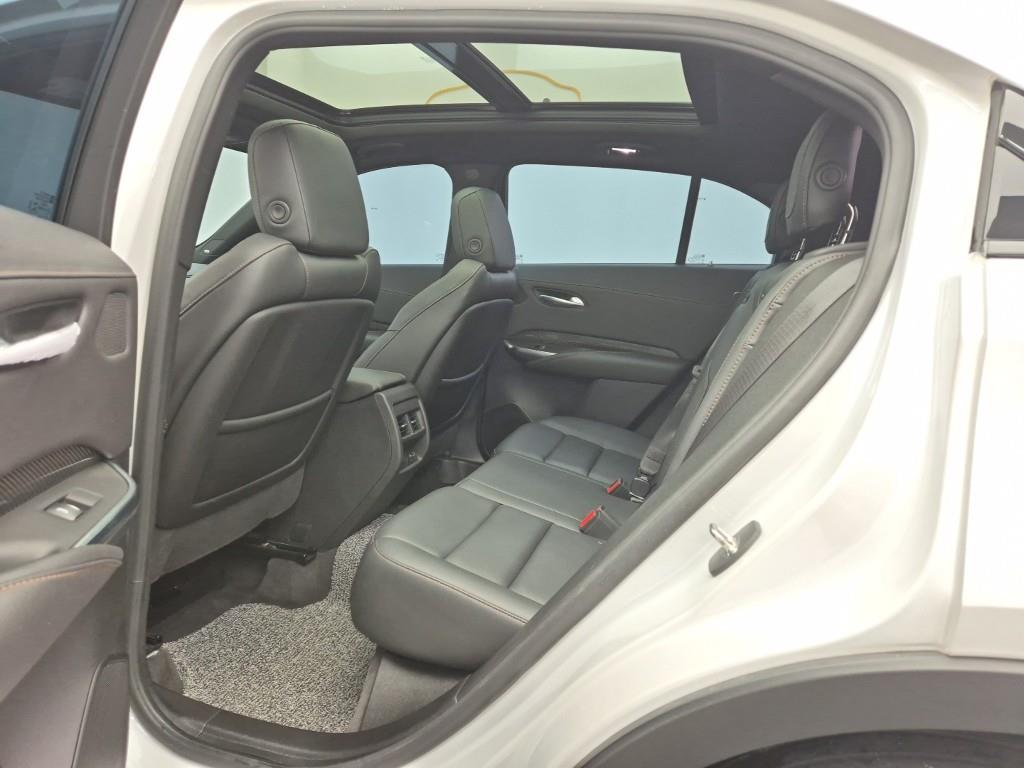 Cadillac XT4 - Vista 12