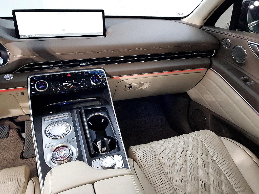 Genesis GV80 - Vista 9