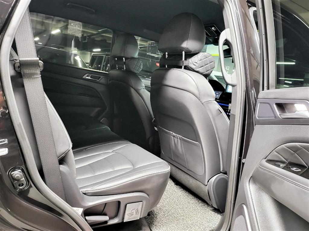 Ssangyong Rexton - Vista 9