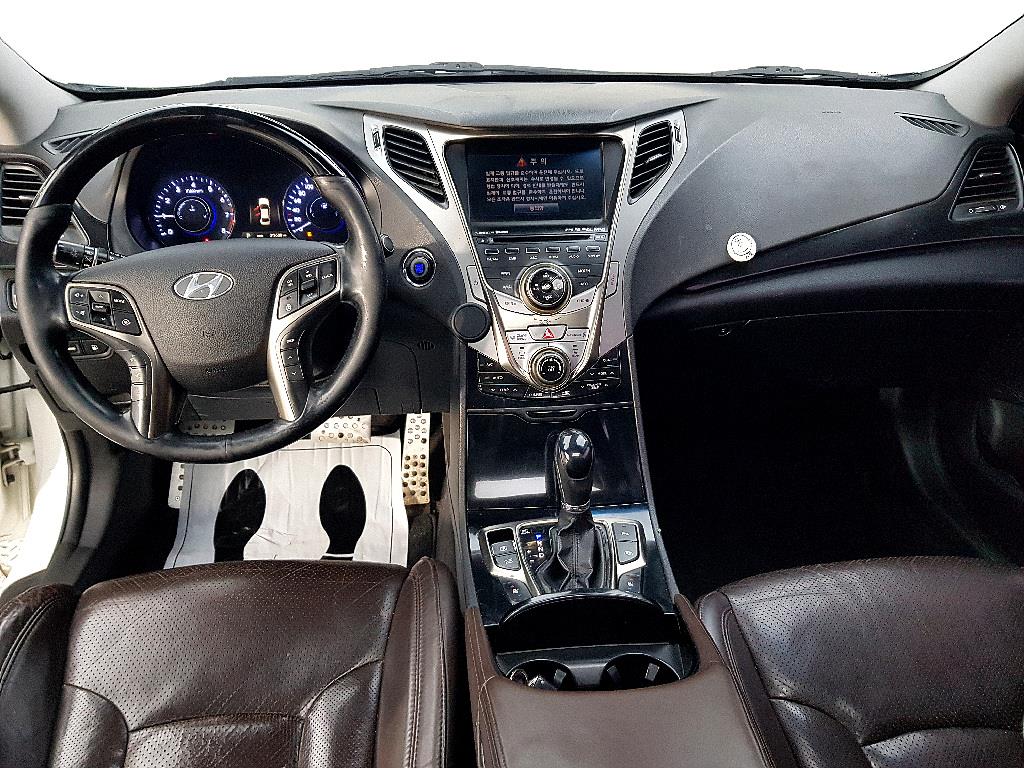 HYUNDAI Grandeur - Vista 5