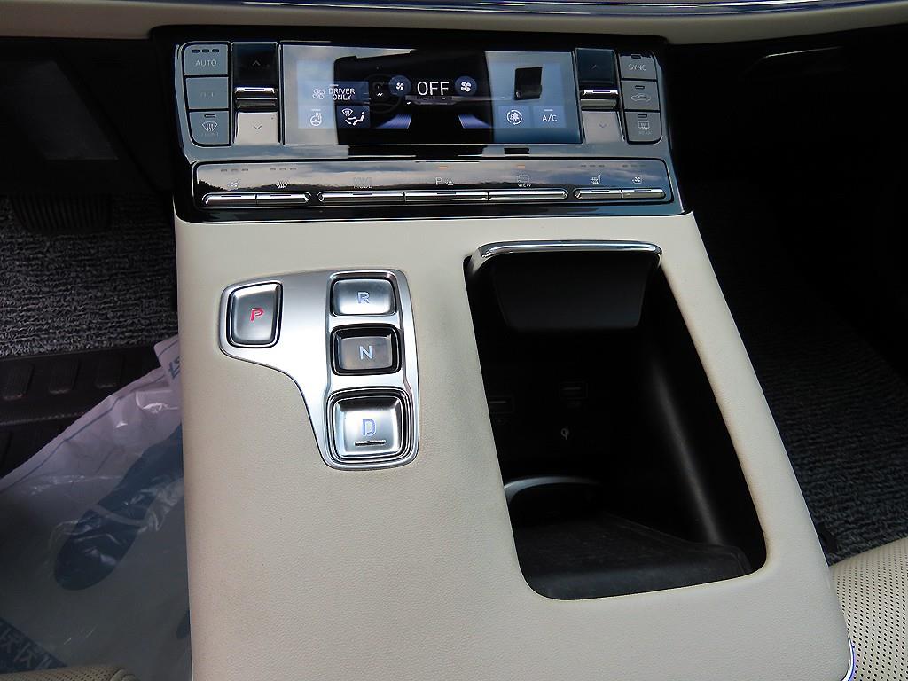 HYUNDAI Grandeur - Vista 11