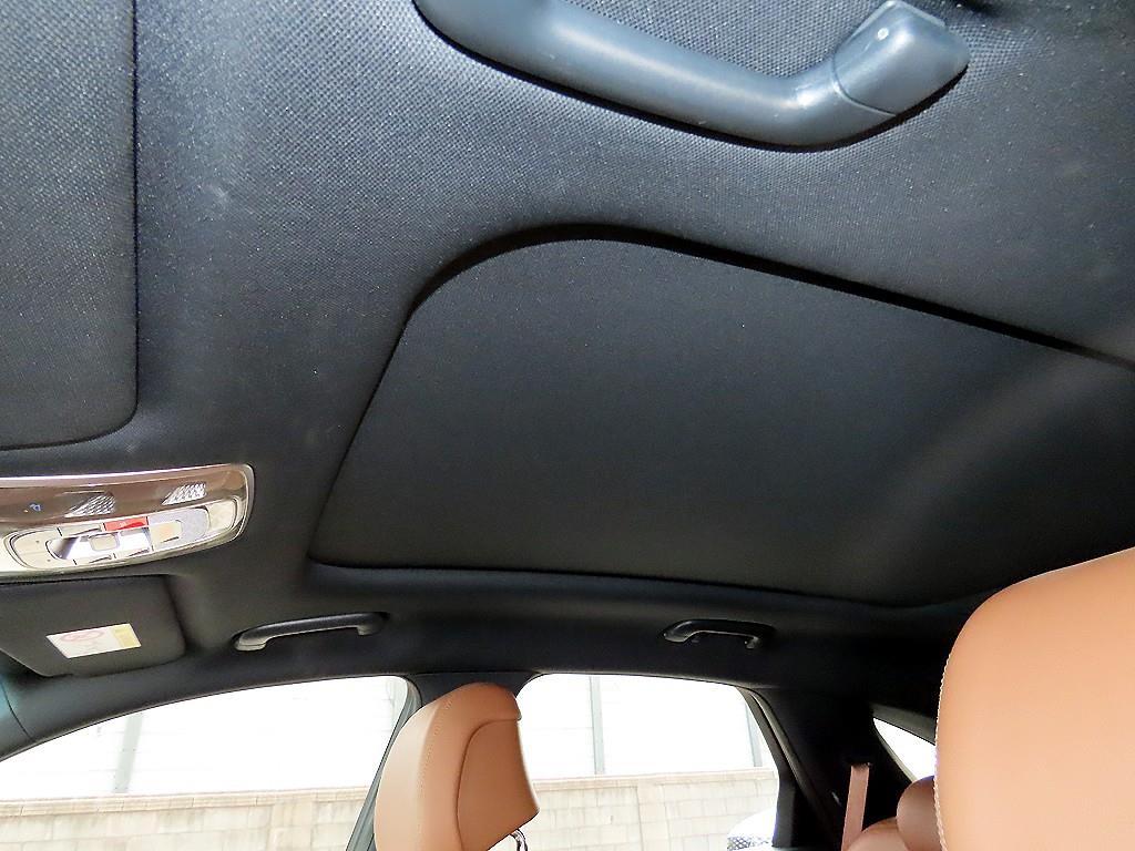 Genesis GV70 2022 Blanco - Importación desde Corea - HF Imports Iquique - Foto 15