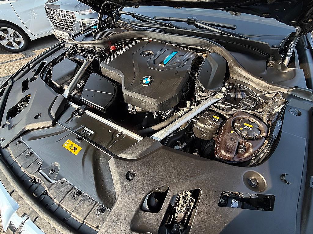 BMW 5 Series 2021 Negro - Importación desde Corea - HF Imports Iquique - Foto 19